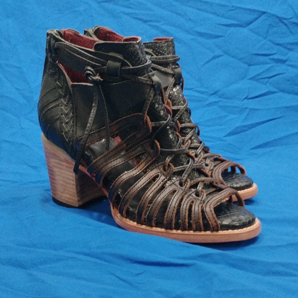 NWOT Freebird By Steven Wazee Booties Womens Sz 8 Black & Red Leather